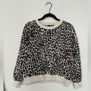 Tahari Leopard Print Knit Sweater Sz Medium whimsy timeless classic dopamine